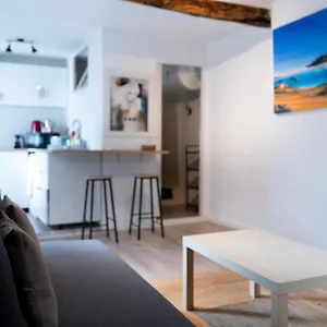  Appartement Studio A 2 Minutes Du Cours Mirabeau - France